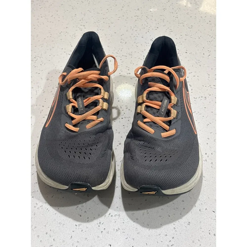 Women’s 9.5 Altra Sneakers